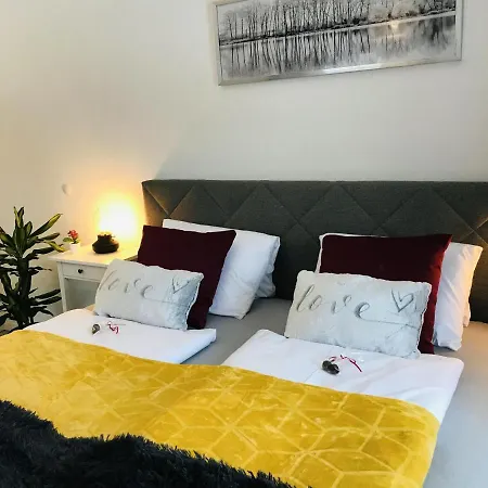 Apartmán Mona's *